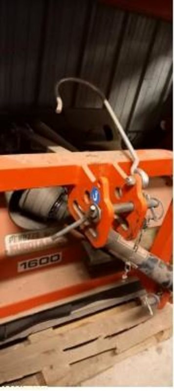 Broyeur Kubota 1600 - Zahradní technika: obrázek 4 Broyeur Kubota 1600 - Zahradní technika: obrázek 4