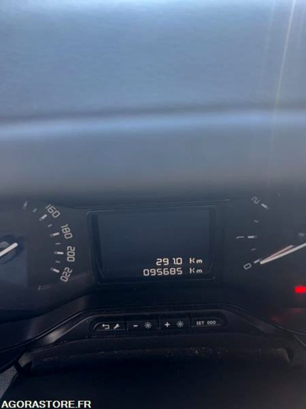 CITROEN BERLINGO ISOTHERME (portage de repas) - Malá dodávka: obrázek 5 CITROEN BERLINGO ISOTHERME (portage de repas) - Malá dodávka: obrázek 5