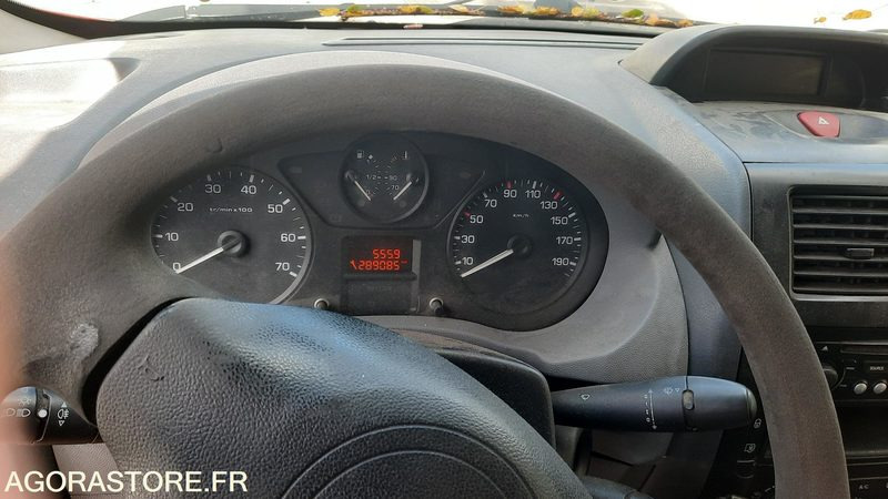 CITROEN JUMPY AE 664 EH (289085 km) - Furgon: obrázek 3 CITROEN JUMPY AE 664 EH (289085 km) - Furgon: obrázek 3