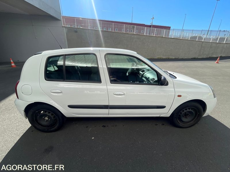 CLIO GPL 1.2 288AJD93 - Osobní auto: obrázek 4 CLIO GPL 1.2 288AJD93 - Osobní auto: obrázek 4