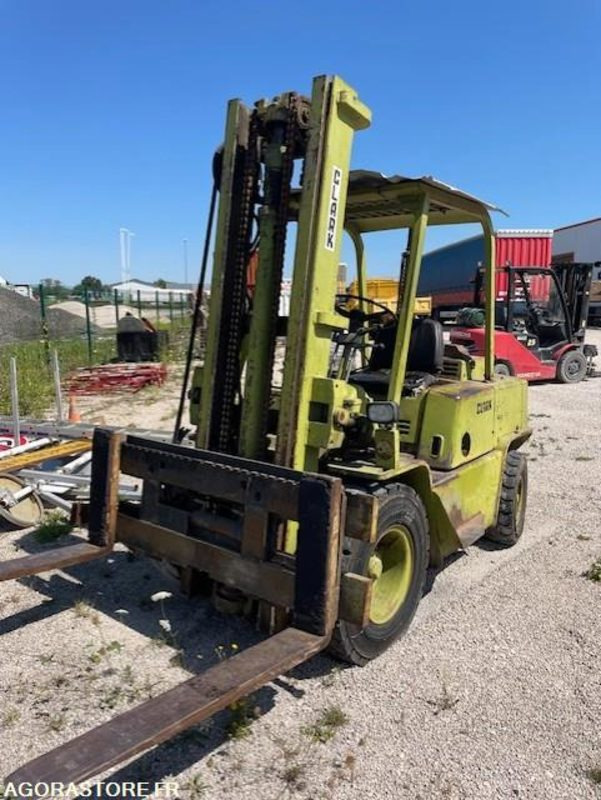Chariot elevateur Clark 3.5 T - Dieselový vysokozdvižný vozík: obrázek 1 Chariot elevateur Clark 3.5 T - Dieselový vysokozdvižný vozík: obrázek 1