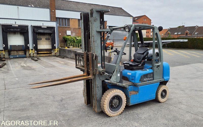 Chariot élévateur frontal GAZ Nissan 2827 heures Triplex UD02A25PQ - 3F550 - Plynový vysokozdvižný vozík: obrázek 3 Chariot élévateur frontal GAZ Nissan 2827 heures Triplex UD02A25PQ - 3F550 - Plynový vysokozdvižný vozík: obrázek 3