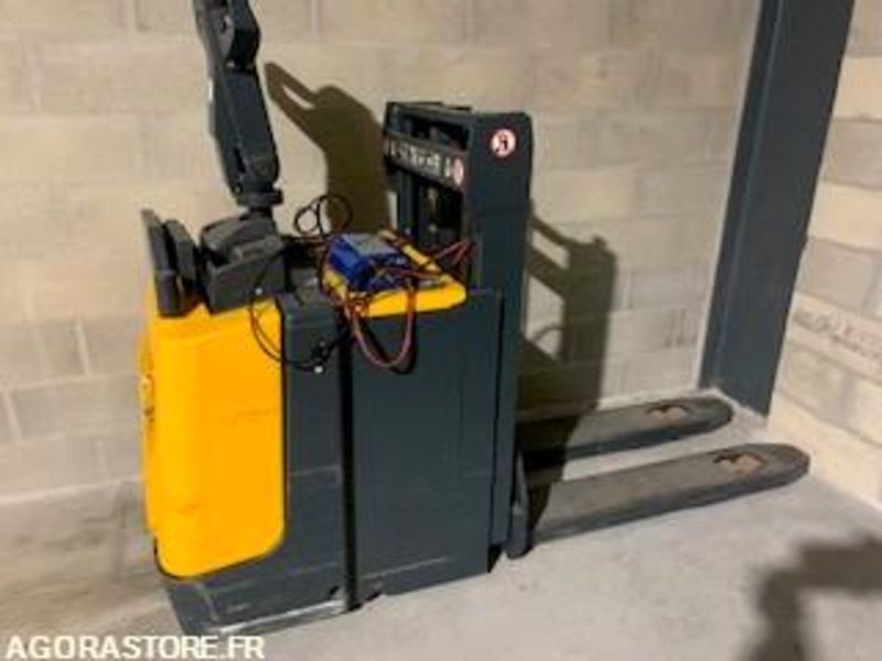 Chariot transpalette électrique sur batterie d'occasion JUNGHEINRICH - Paletový vozík: obrázek 2 Chariot transpalette électrique sur batterie d'occasion JUNGHEINRICH - Paletový vozík: obrázek 2