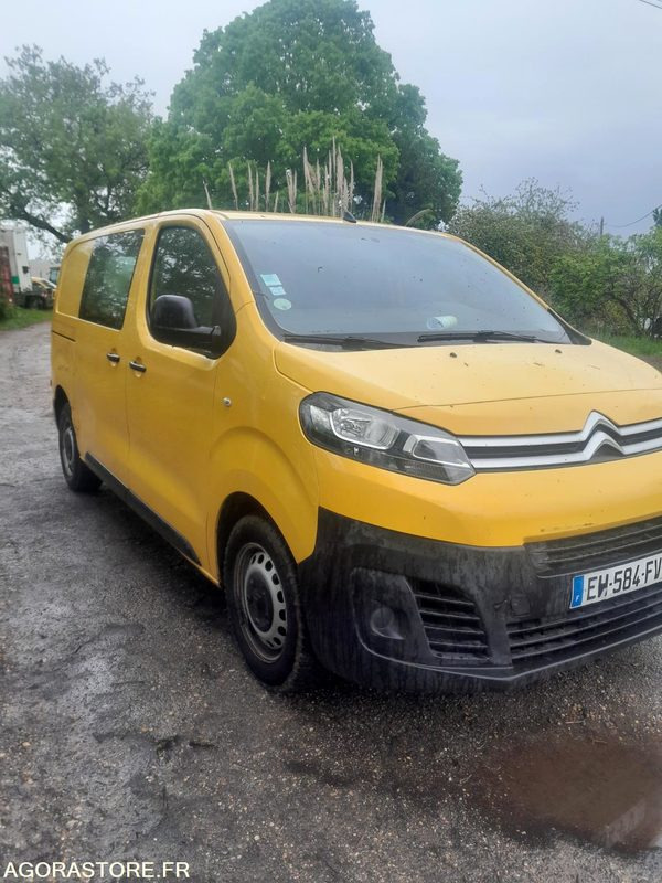Citroën Jumpy - 2016 - 142000km - Malá dodávka: obrázek 2 Citroën Jumpy - 2016 - 142000km - Malá dodávka: obrázek 2