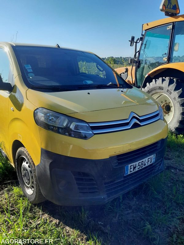 Citroën Jumpy - 2016 - 142000km - Malá dodávka: obrázek 4 Citroën Jumpy - 2016 - 142000km - Malá dodávka: obrázek 4