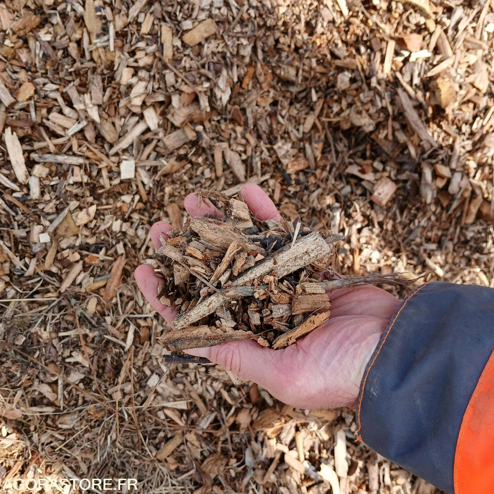 Copeaux feuillu + conifère 5m3 (15€/m3) - Zahradní technika: obrázek 2 Copeaux feuillu + conifère 5m3 (15€/m3) - Zahradní technika: obrázek 2