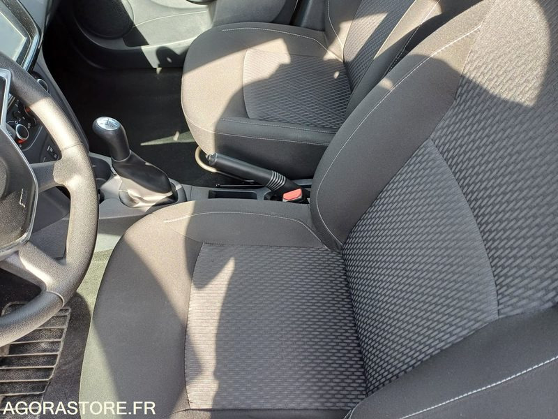 DACIA SANDERO EW-951-JH - 2018 - 179 000 km - Osobní auto: obrázek 4 DACIA SANDERO EW-951-JH - 2018 - 179 000 km - Osobní auto: obrázek 4