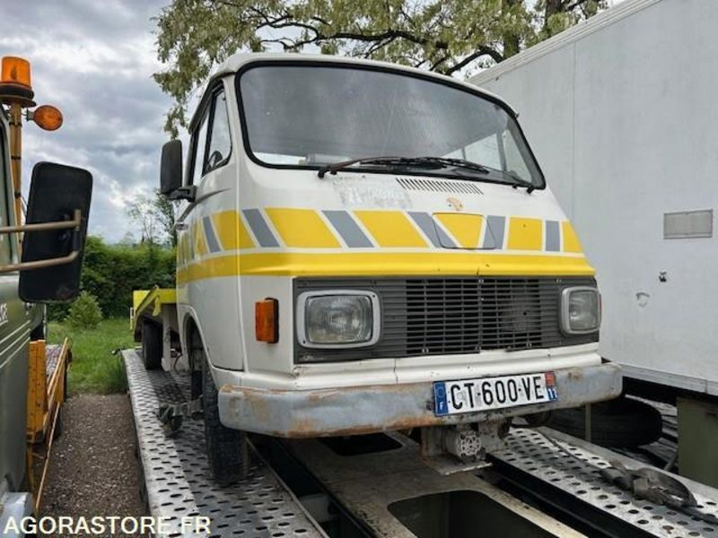 DEPANNEUSE DAIMLER 1973 155200 KM - Odtahovka: obrázek 2 DEPANNEUSE DAIMLER 1973 155200 KM - Odtahovka: obrázek 2