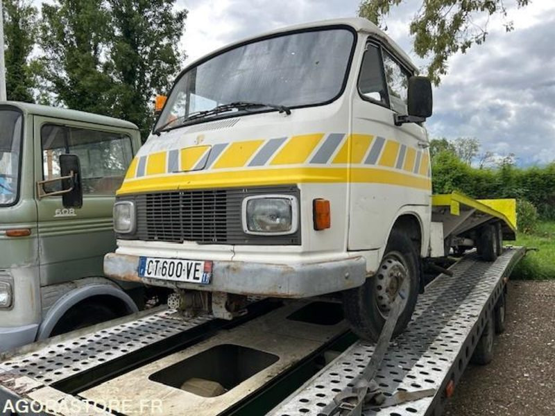 DEPANNEUSE DAIMLER 1973 155200 KM - Odtahovka: obrázek 1 DEPANNEUSE DAIMLER 1973 155200 KM - Odtahovka: obrázek 1