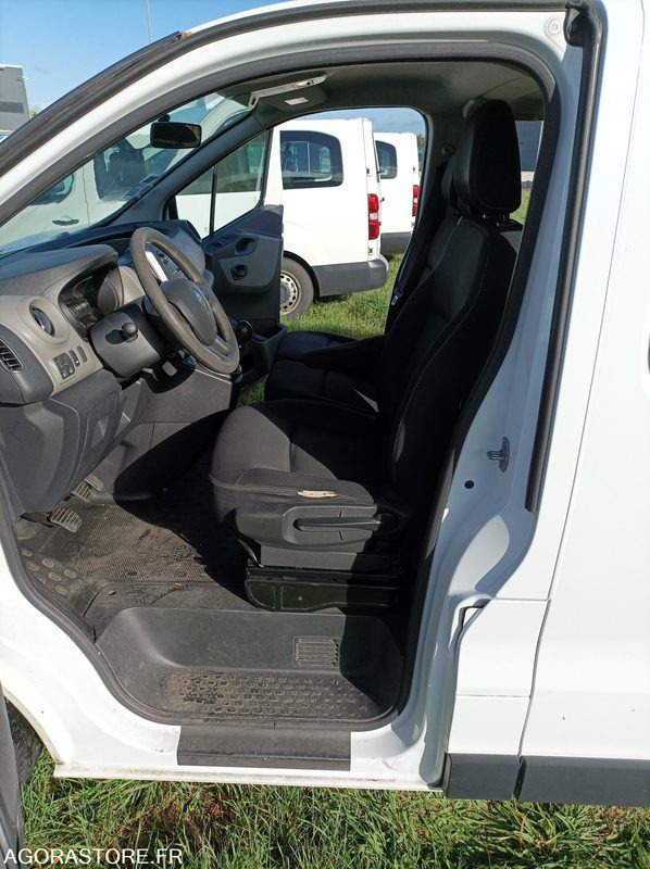 DS-311-SJ - Roulant - RENAULT TRAFIC - VP - 331 363 Kms - Minibus, Mikrobus: obrázek 5 DS-311-SJ - Roulant - RENAULT TRAFIC - VP - 331 363 Kms - Minibus, Mikrobus: obrázek 5