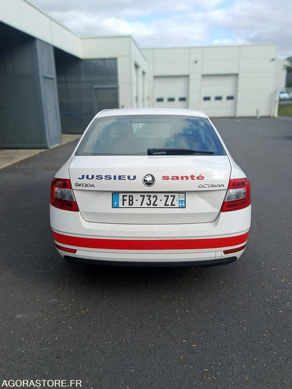 FB-732-ZZ - Non Roulant - SKODA OCTAVIA - VP - 309 757 Kms - Osobní auto: obrázek 4 FB-732-ZZ - Non Roulant - SKODA OCTAVIA - VP - 309 757 Kms - Osobní auto: obrázek 4