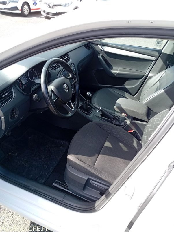 FG-690-CN - Roulant - SKODA OCTAVIA - VP - 401 800 Kms - Osobní auto: obrázek 4 FG-690-CN - Roulant - SKODA OCTAVIA - VP - 401 800 Kms - Osobní auto: obrázek 4