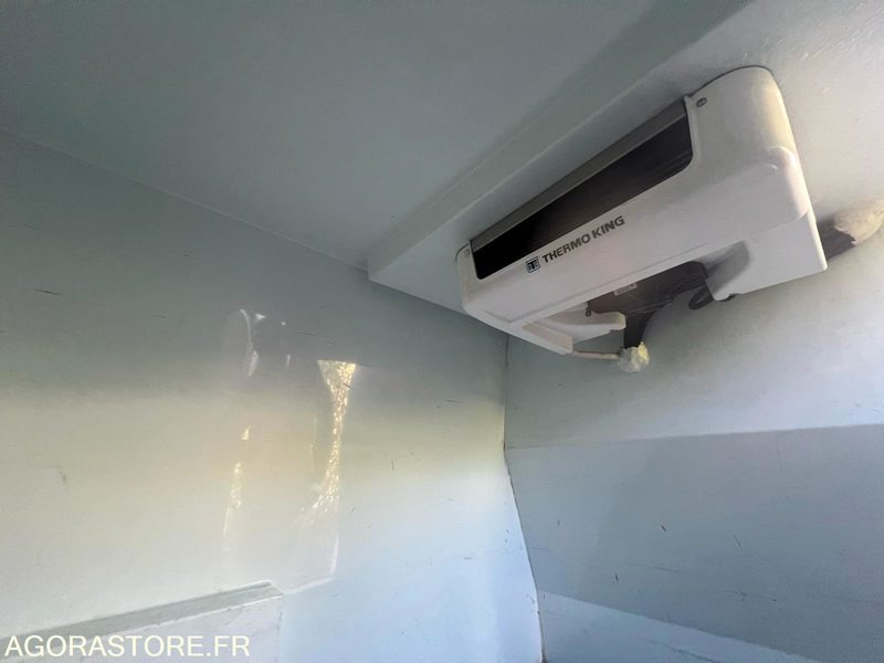 FIAT- SCUDO - 2016 - 230 000 KM - FRIGORIFIQUE MULTI TEMPERATURE - Chladící dodávka: obrázek 3 FIAT- SCUDO - 2016 - 230 000 KM - FRIGORIFIQUE MULTI TEMPERATURE - Chladící dodávka: obrázek 3