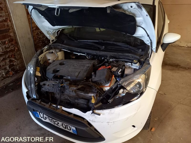 FORD FIESTA TDCI 70 FAP TREND ACCIDENTEE - Osobní auto: obrázek 2 FORD FIESTA TDCI 70 FAP TREND ACCIDENTEE - Osobní auto: obrázek 2