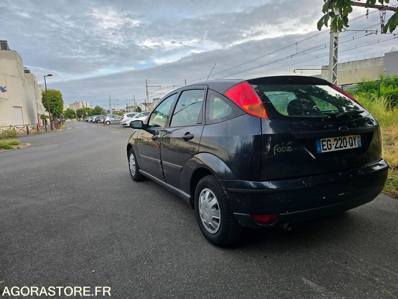 FORD FOCUS 1.6 - ESSENCE - 158 000 KM - Osobní auto: obrázek 2 FORD FOCUS 1.6 - ESSENCE - 158 000 KM - Osobní auto: obrázek 2