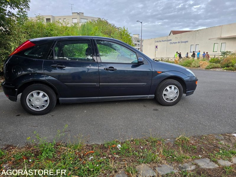 FORD FOCUS 1.6 - ESSENCE - 158 000 KM - Osobní auto: obrázek 5 FORD FOCUS 1.6 - ESSENCE - 158 000 KM - Osobní auto: obrázek 5