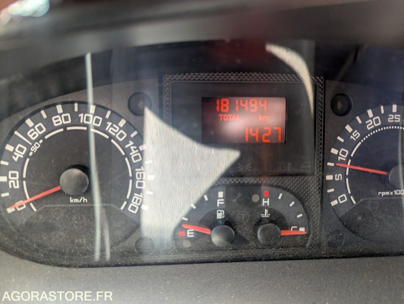FOURGON IVECO 35C18 - 2008 - 182 000 KM - Furgon: obrázek 4 FOURGON IVECO 35C18 - 2008 - 182 000 KM - Furgon: obrázek 4
