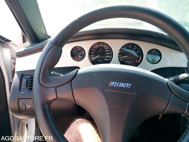 Osobní auto Fiat coupée 2.0L 20V: obrázek 13