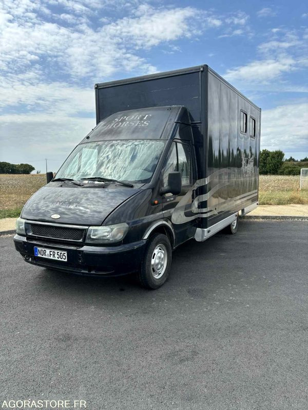Fourgon FORD - Transport de 2 Chevaux - 2004 - 137 510 KM - Furgon: obrázek 1 Fourgon FORD - Transport de 2 Chevaux - 2004 - 137 510 KM - Furgon: obrázek 1