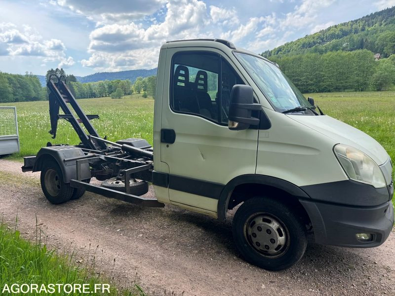IVECO - 35C13 - avec système de benne amplirol - Dodávka sklápěč: obrázek 2 IVECO - 35C13 - avec système de benne amplirol - Dodávka sklápěč: obrázek 2