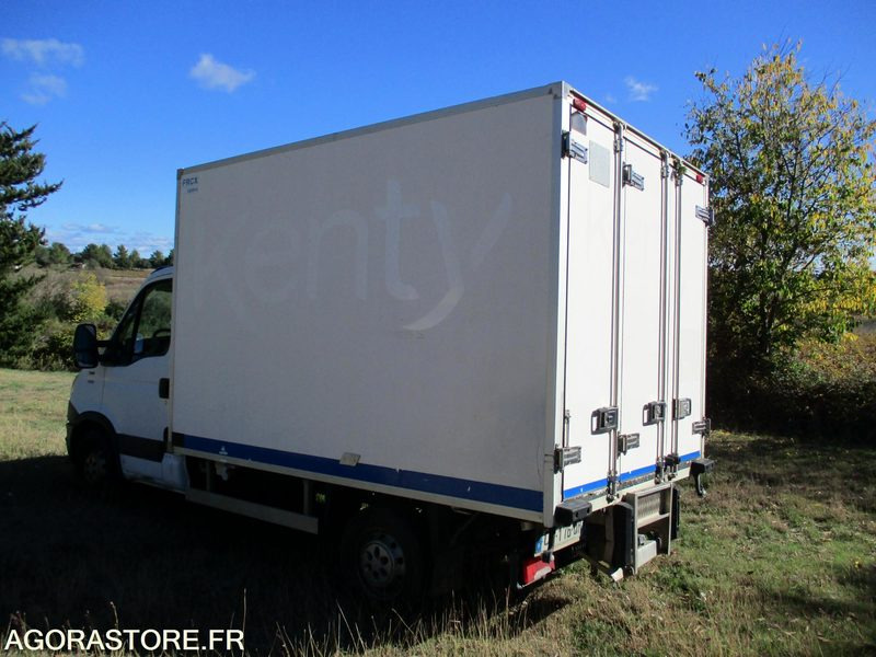IVECO 35S13 de 2013 chassis cabine frigorifique - Chladící dodávka: obrázek 3 IVECO 35S13 de 2013 chassis cabine frigorifique - Chladící dodávka: obrázek 3