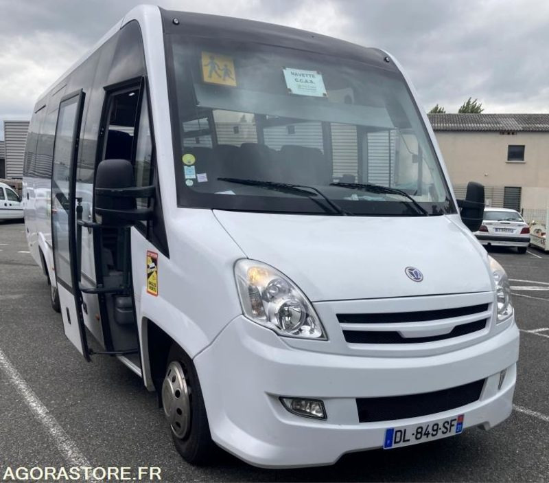 IVECO 70C17 DIETRICH CAREBUS - 2014 - 41295 KM - Minibus, Mikrobus: obrázek 2 IVECO 70C17 DIETRICH CAREBUS - 2014 - 41295 KM - Minibus, Mikrobus: obrázek 2