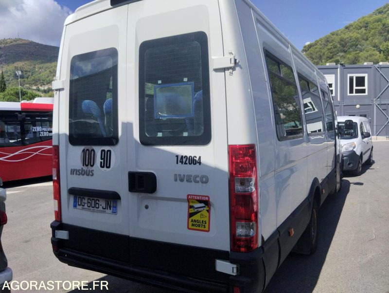 IVECO DAILY N°142064 - Minibus, Mikrobus: obrázek 3 IVECO DAILY N°142064 - Minibus, Mikrobus: obrázek 3