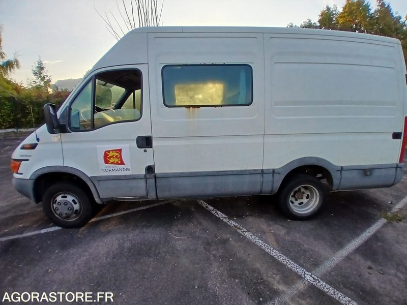 Iveco Daily – Diesel – 2004-172 288 KM - Furgon: obrázek 2 Iveco Daily – Diesel – 2004-172 288 KM - Furgon: obrázek 2