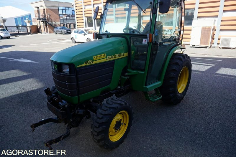 JOHN DEERE - Traktor: obrázek 1 JOHN DEERE - Traktor: obrázek 1