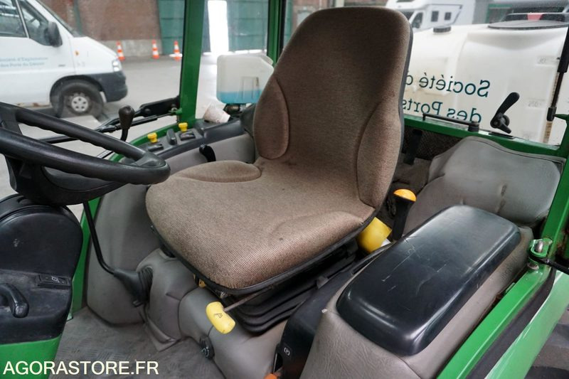 JOHN DEERE - Traktor: obrázek 3 JOHN DEERE - Traktor: obrázek 3