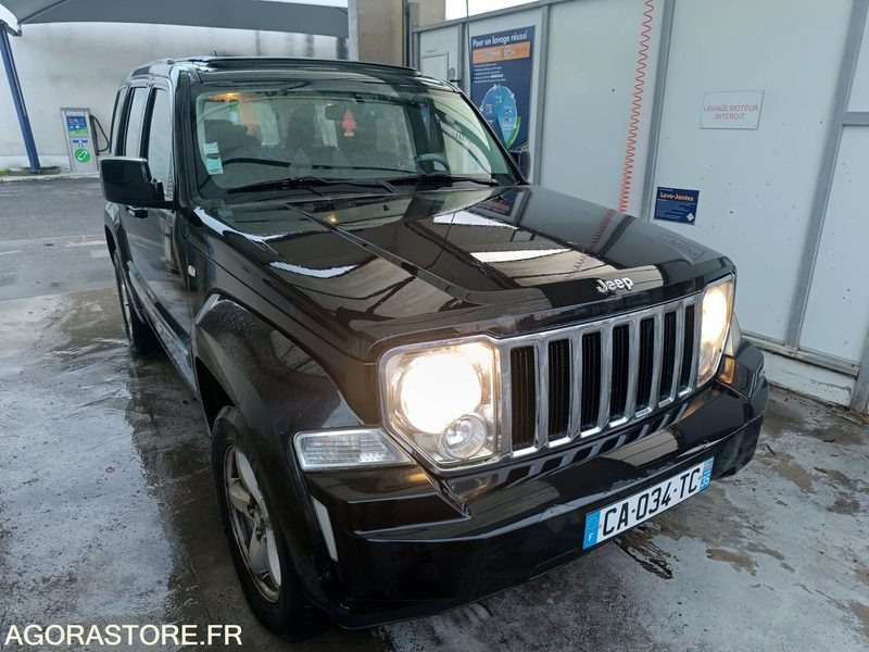 Jeep Cherokee IV 2.8 CRD Jamboree - 2009 - 193 000 KM - Osobní auto: obrázek 2 Jeep Cherokee IV 2.8 CRD Jamboree - 2009 - 193 000 KM - Osobní auto: obrázek 2