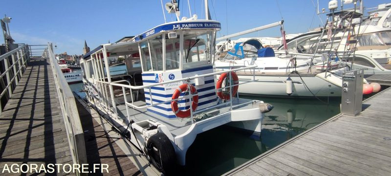 NAVETTE MARITIME ELECTRIQUE 30 passagers "Le Passeur Electrique" - Jiná technika: obrázek 3 NAVETTE MARITIME ELECTRIQUE 30 passagers "Le Passeur Electrique" - Jiná technika: obrázek 3
