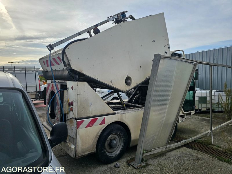 LAVEUSE MATIS - 2013 - 8370 h - NA5L3A0010 - Zametací vůz: obrázek 3 LAVEUSE MATIS - 2013 - 8370 h - NA5L3A0010 - Zametací vůz: obrázek 3