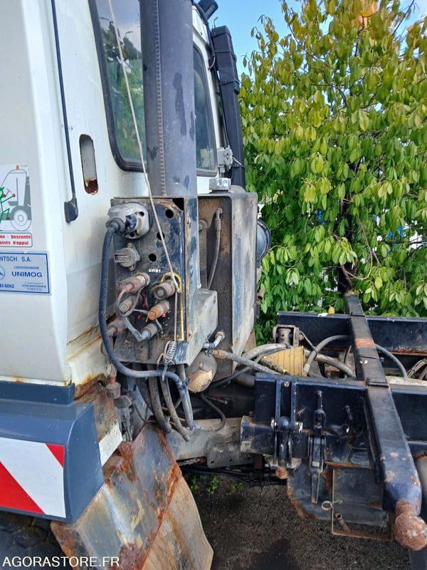 LINDER 92 UNITRAC 2006 SANS CARTE GRISE PERTE 71330 KM - Podvozek s kabinou: obrázek 4 LINDER 92 UNITRAC 2006 SANS CARTE GRISE PERTE 71330 KM - Podvozek s kabinou: obrázek 4