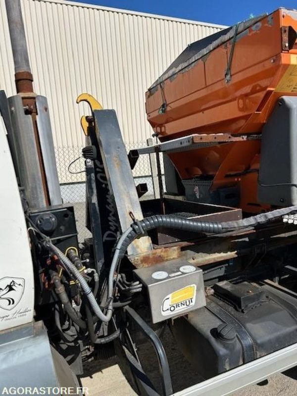 LINDNER UNITRAC 102C AMPLIROLL + LAME + SALEUSE 2008 5050 HEURES - Vozidlo pro zimní údržbu: obrázek 3 LINDNER UNITRAC 102C AMPLIROLL + LAME + SALEUSE 2008 5050 HEURES - Vozidlo pro zimní údržbu: obrázek 3