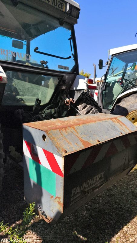 Lot Renault - Tracteur ergos 110-CF 056 - 2001 - 11404 et CHARGEUR FAUCHEUX TRF0 - Traktor: obrázek 4 Lot Renault - Tracteur ergos 110-CF 056 - 2001 - 11404 et CHARGEUR FAUCHEUX TRF0 - Traktor: obrázek 4