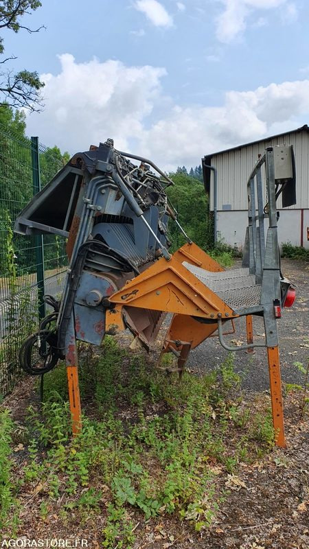 Lot de 2 gravillonneurs Marrel C9225-Mauguin E9239 - Technika pro ukládaní asfaltu: obrázek 3 Lot de 2 gravillonneurs Marrel C9225-Mauguin E9239 - Technika pro ukládaní asfaltu: obrázek 3