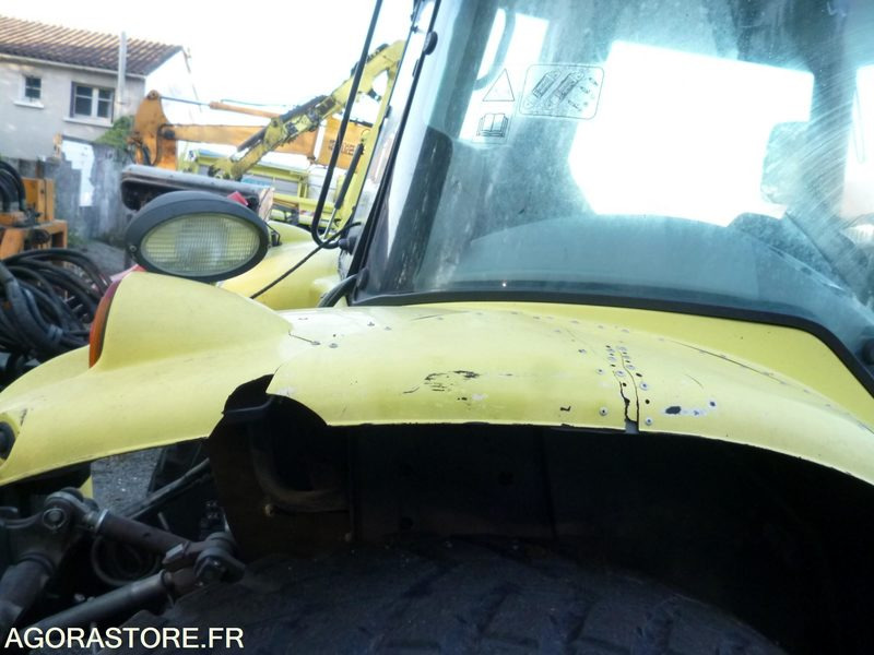 MASSEY 6445 DYNA 6 4X4 FAUCHEUR + NOREMAT OPTIMA M57T VISIOBRAS - Traktor: obrázek 5 MASSEY 6445 DYNA 6 4X4 FAUCHEUR + NOREMAT OPTIMA M57T VISIOBRAS - Traktor: obrázek 5