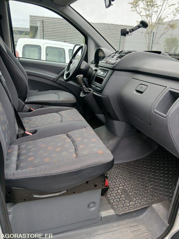 Minibus, Mikrobus MERCEDES VITO - 2007 - 132342km: obrázek 8 Minibus, Mikrobus MERCEDES VITO - 2007 - 132342km: obrázek 8