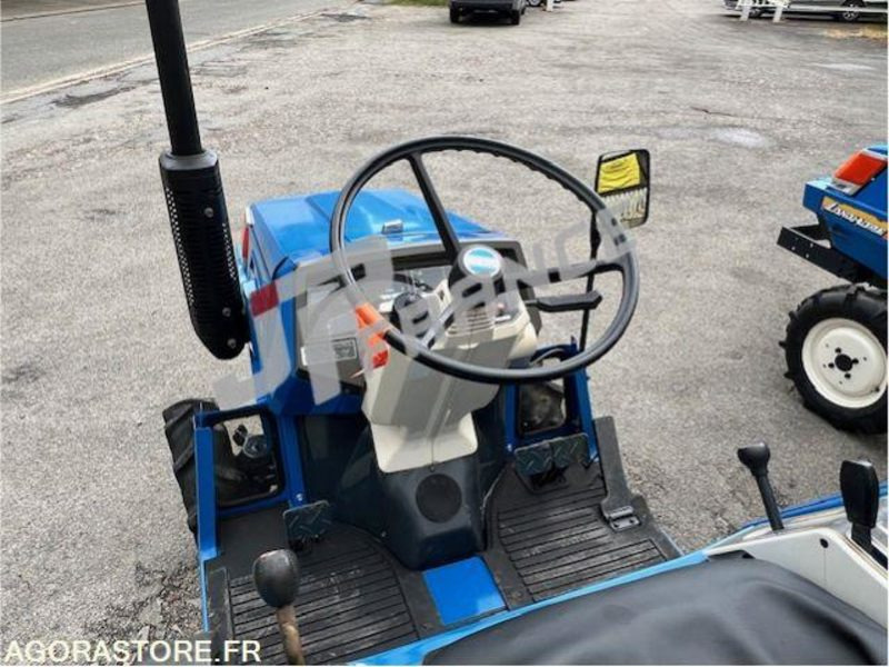 MICROTRACTEUR ISEKI 14 CV 4 ROUES MOTRICES DIESEL 1263H DANS L'ETAT ROULANT - Traktor: obrázek 4 MICROTRACTEUR ISEKI 14 CV 4 ROUES MOTRICES DIESEL 1263H DANS L'ETAT ROULANT - Traktor: obrázek 4