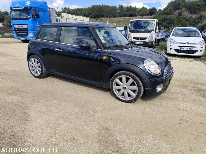 MINI COOPER 1.6 120CV - 2006 - 170500KMS - Osobní auto: obrázek 3 MINI COOPER 1.6 120CV - 2006 - 170500KMS - Osobní auto: obrázek 3