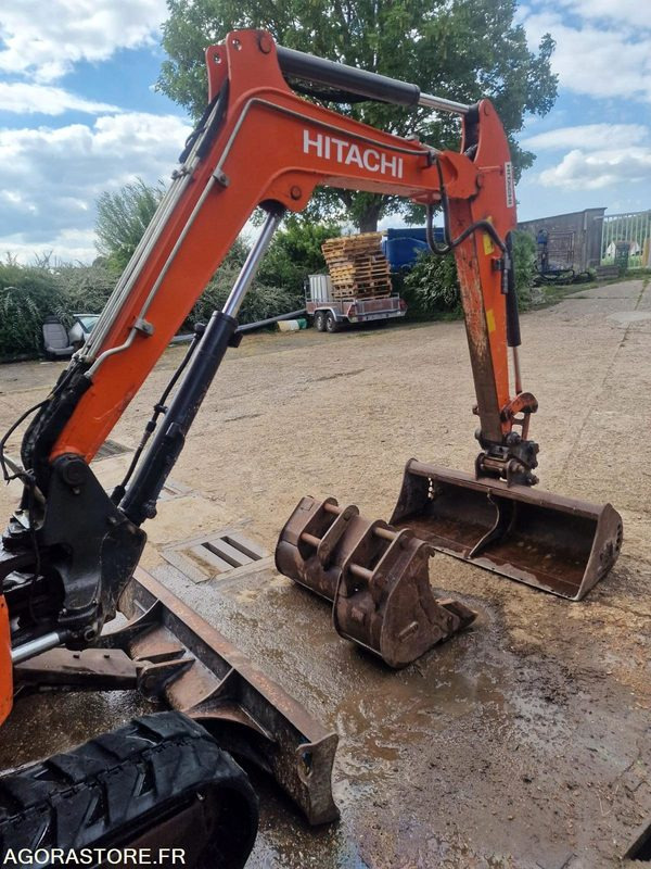 MINI PELLE HYDRAULIQUE HITACHI ZX26U-5A 2020 - 3 400heures - TRES BON ETAT - Mini rýpadlo: obrázek 2 MINI PELLE HYDRAULIQUE HITACHI ZX26U-5A 2020 - 3 400heures - TRES BON ETAT - Mini rýpadlo: obrázek 2