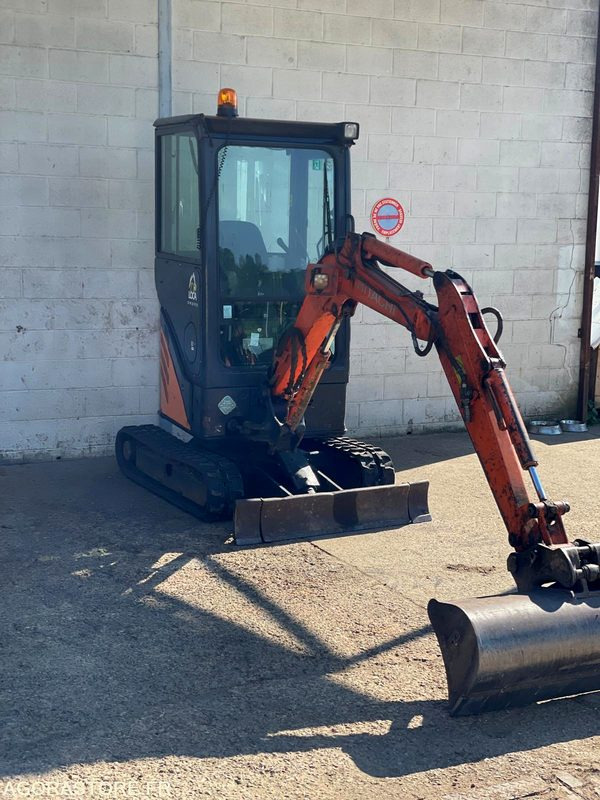 MINI-PELLE SUR CHENILLE CAOUTCHOUC HITACHI ZX17U-2 15CV 1.9T AVEC 3 GODETS - Rýpadlo: obrázek 3 MINI-PELLE SUR CHENILLE CAOUTCHOUC HITACHI ZX17U-2 15CV 1.9T AVEC 3 GODETS - Rýpadlo: obrázek 3
