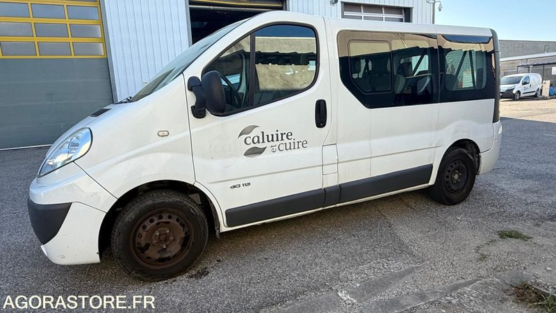 MINIBUS RENAULT TRAFIC 523 BBK 69 - Minibus, Mikrobus: obrázek 3 MINIBUS RENAULT TRAFIC 523 BBK 69 - Minibus, Mikrobus: obrázek 3