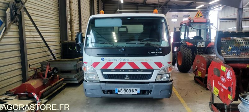 MITSUBISHI FUSO CANTER - Dodávka sklápěč: obrázek 1 MITSUBISHI FUSO CANTER - Dodávka sklápěč: obrázek 1
