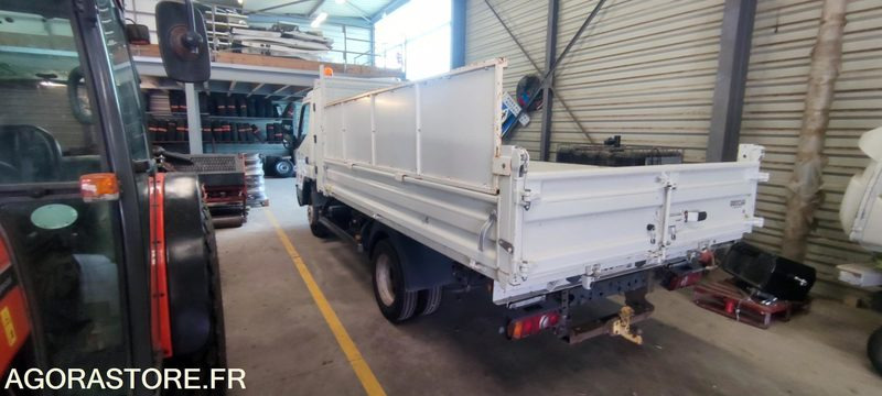 MITSUBISHI FUSO CANTER - Dodávka sklápěč: obrázek 5 MITSUBISHI FUSO CANTER - Dodávka sklápěč: obrázek 5