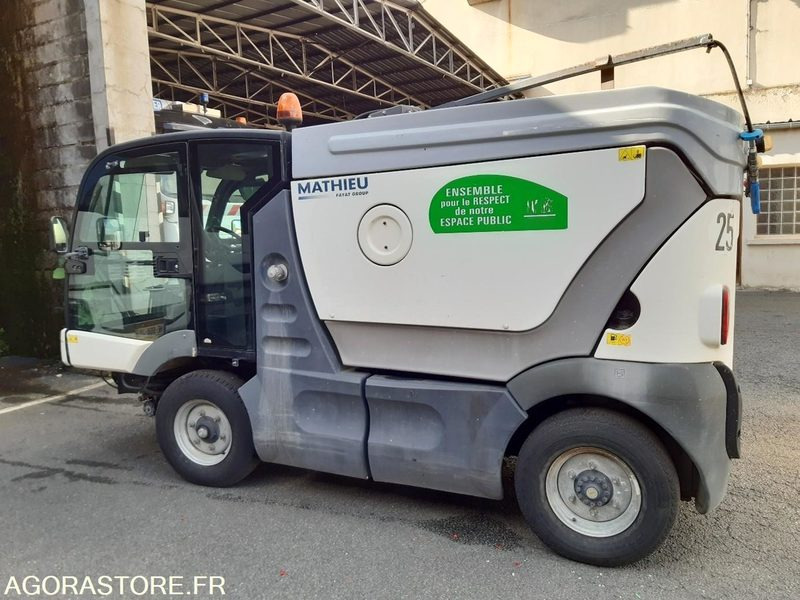Mini laveuse Mathieu M10 - Elektrické užitkové vozidlo: obrázek 3 Mini laveuse Mathieu M10 - Elektrické užitkové vozidlo: obrázek 3