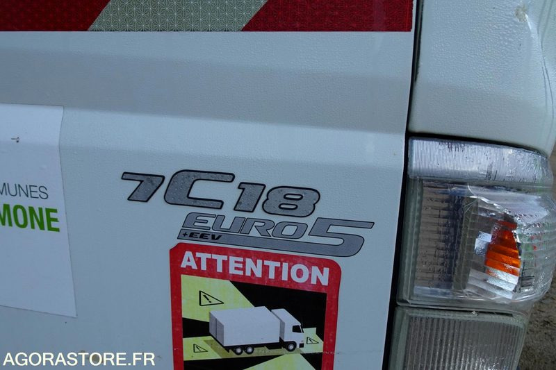 Mitsubishi Fuso - Vůz na odvoz odpadků: obrázek 3 Mitsubishi Fuso - Vůz na odvoz odpadků: obrázek 3