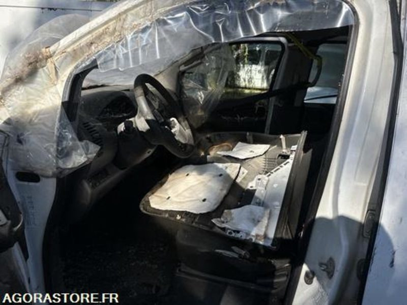 Pick-up NISSAN NAVARRA - 2013 - 200000KM - CX496PF: obrázek 16