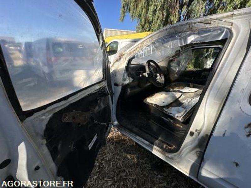 Pick-up NISSAN NAVARRA - 2013 - 200000KM - CX496PF: obrázek 15